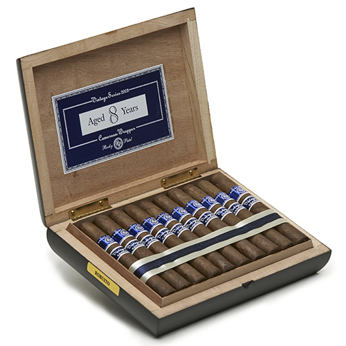 Cigar • Patel 2003 Vintage Aged 8yr Toro Box